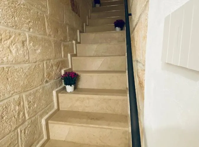 Mariagiulia Daire Monopoli